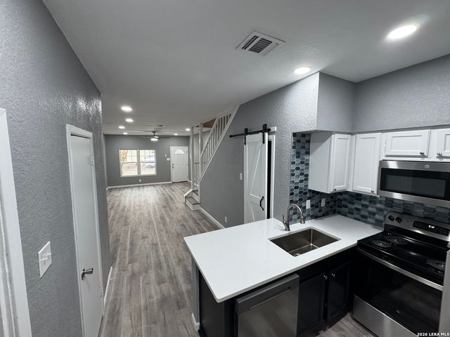 1833 Garys, San Antonio, TX 78247