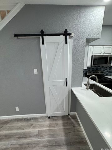 1833 Garys, San Antonio, TX 78247