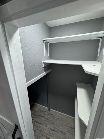 1833 Garys, San Antonio, TX 78247