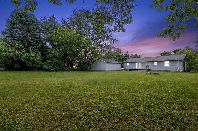 7218 11 Mile Road NE, Rockford, MI 49341