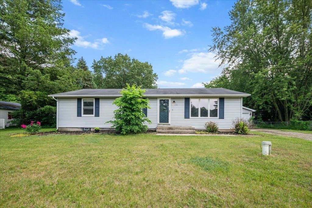7218 11 Mile Road NE, Rockford, MI 49341