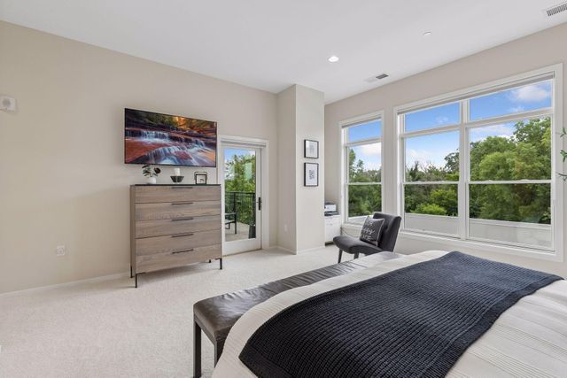 935 Lake Street E 202, Wayzata, MN 55391