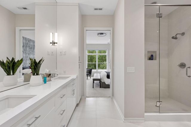 935 Lake Street E 202, Wayzata, MN 55391