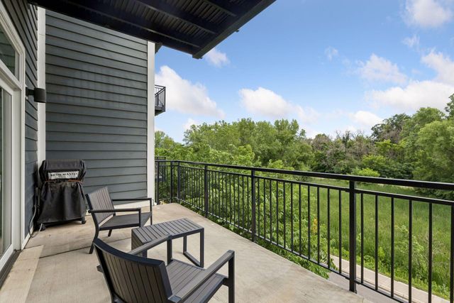 935 Lake Street E 202, Wayzata, MN 55391