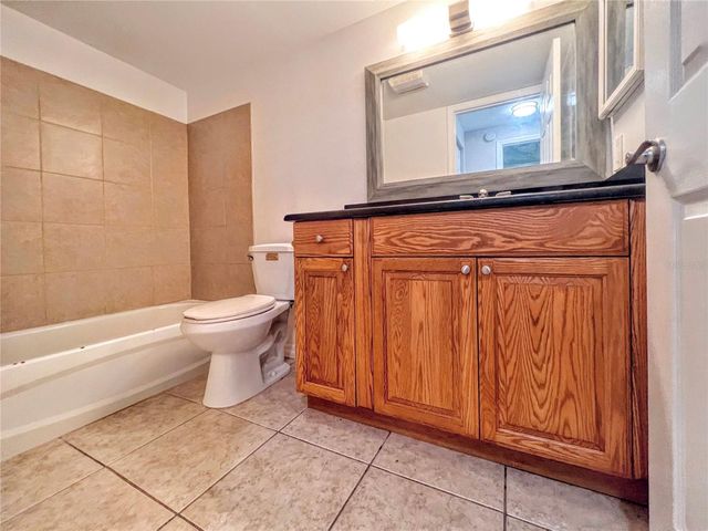 1090 COCOANUT AVENUE 2, Sarasota, FL 34236