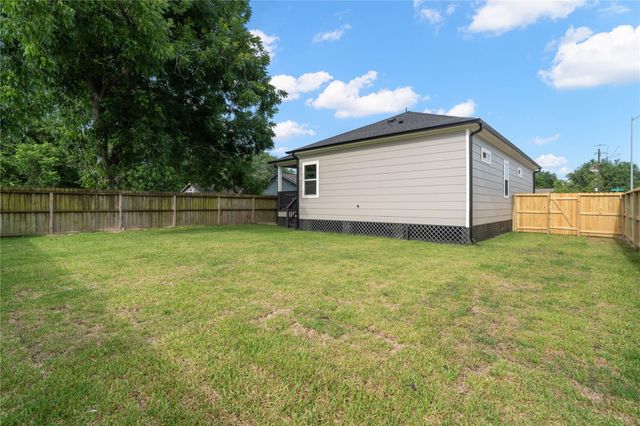 10301 Ashville Drive, Houston, TX 77051