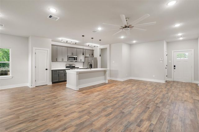10301 Ashville Drive, Houston, TX 77051