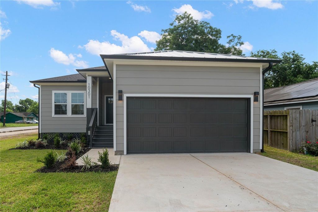 10301 Ashville Drive, Houston, TX 77051