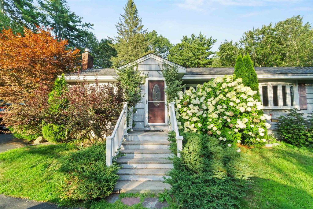 68 North Lowell Road, Windham, NH 03087