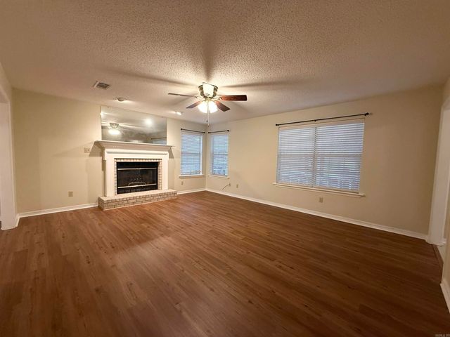 11 Suncrest Drive, Cabot, AR 72023