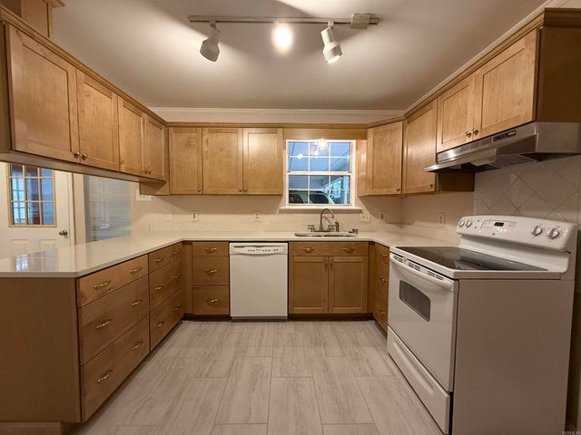 11 Suncrest Drive, Cabot, AR 72023