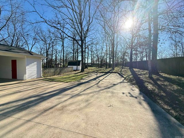 11 Suncrest Drive, Cabot, AR 72023