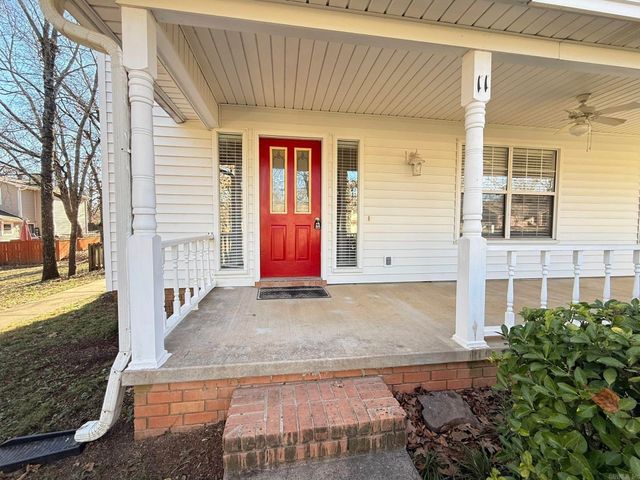 11 Suncrest Drive, Cabot, AR 72023