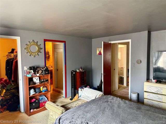 5 Richmond Towne Street, Southfield, MI 48075