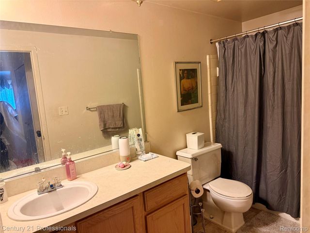 5 Richmond Towne Street, Southfield, MI 48075