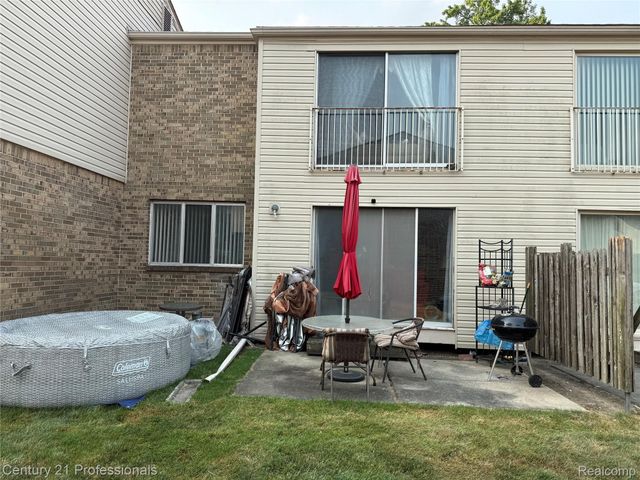 5 Richmond Towne Street, Southfield, MI 48075