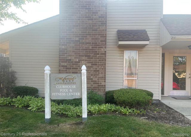 5 Richmond Towne Street, Southfield, MI 48075