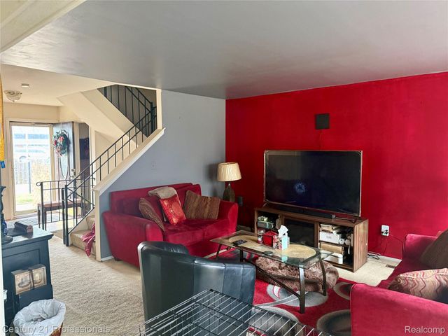5 Richmond Towne Street, Southfield, MI 48075