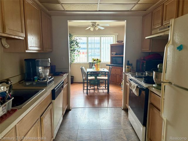 5 Richmond Towne Street, Southfield, MI 48075