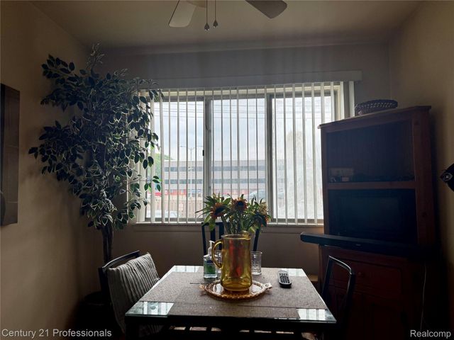 5 Richmond Towne Street, Southfield, MI 48075