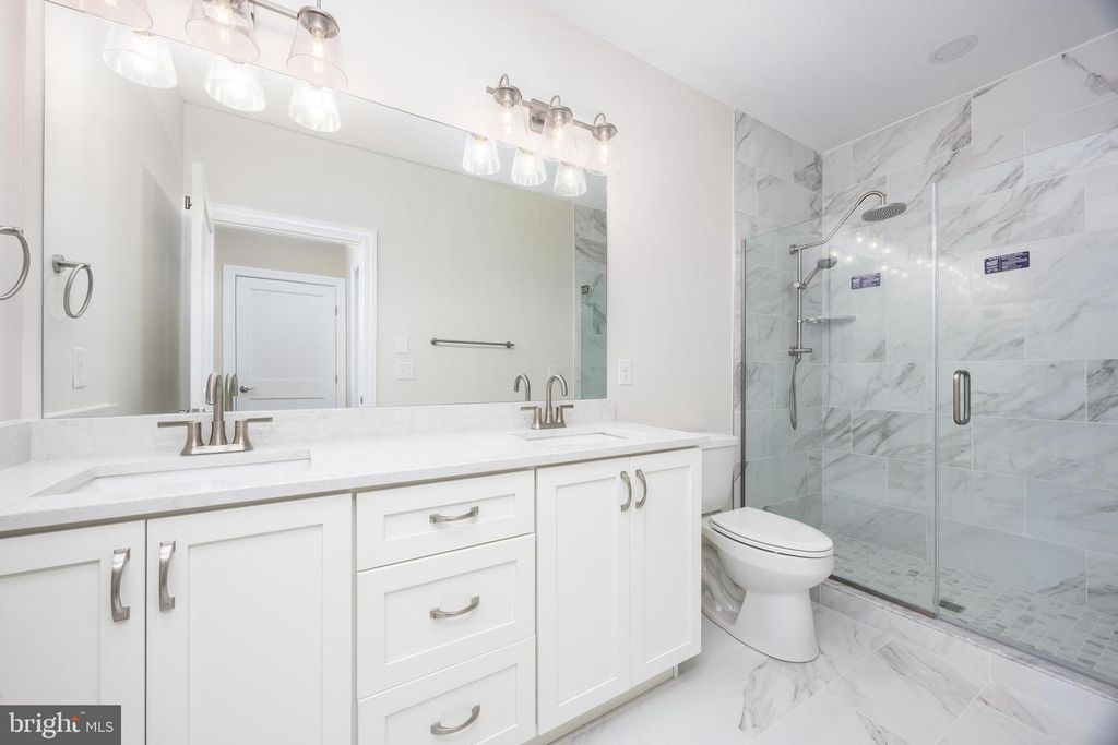 Image 10 of property listing at 1505 SAINT LOUIS AVE #301, Ocean City, MD 21842