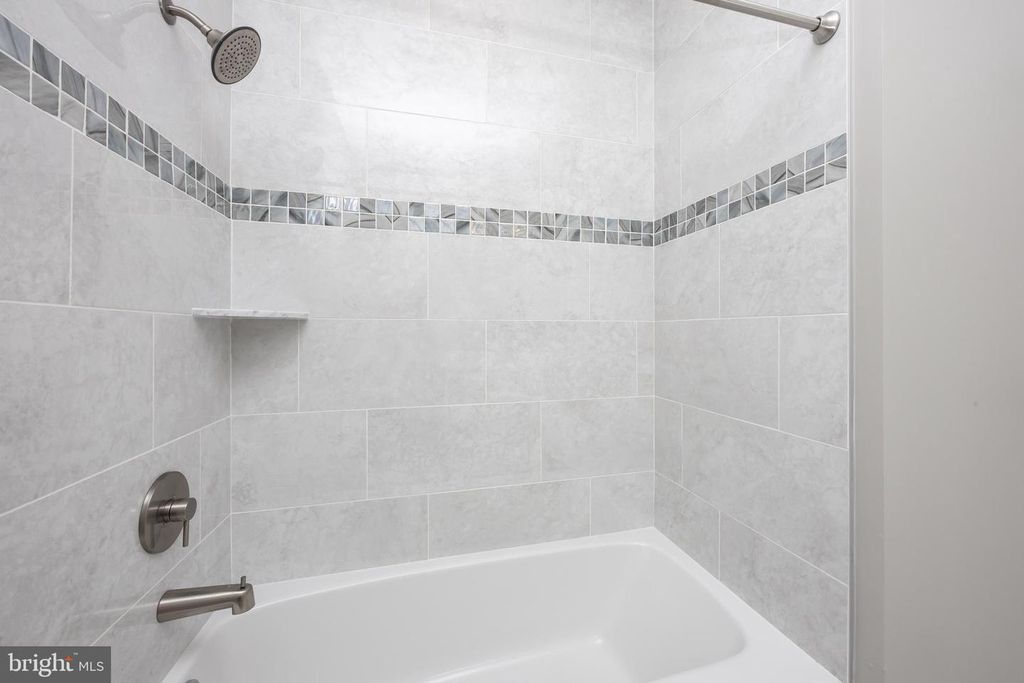Image 21 of property listing at 1505 SAINT LOUIS AVE #301, Ocean City, MD 21842