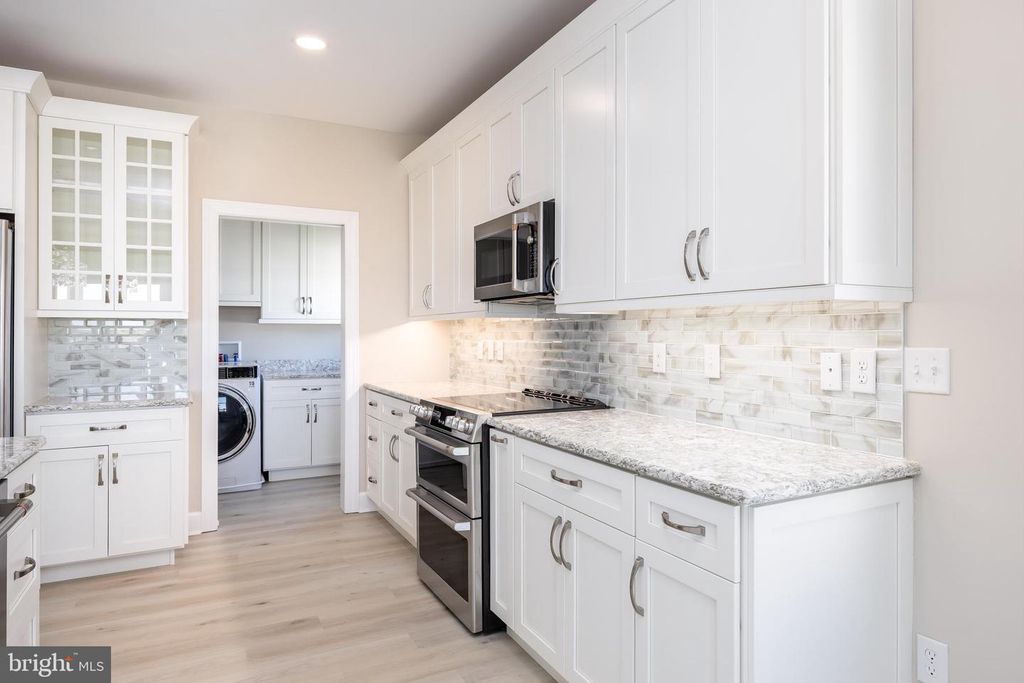 Image 7 of property listing at 1505 SAINT LOUIS AVE #301, Ocean City, MD 21842