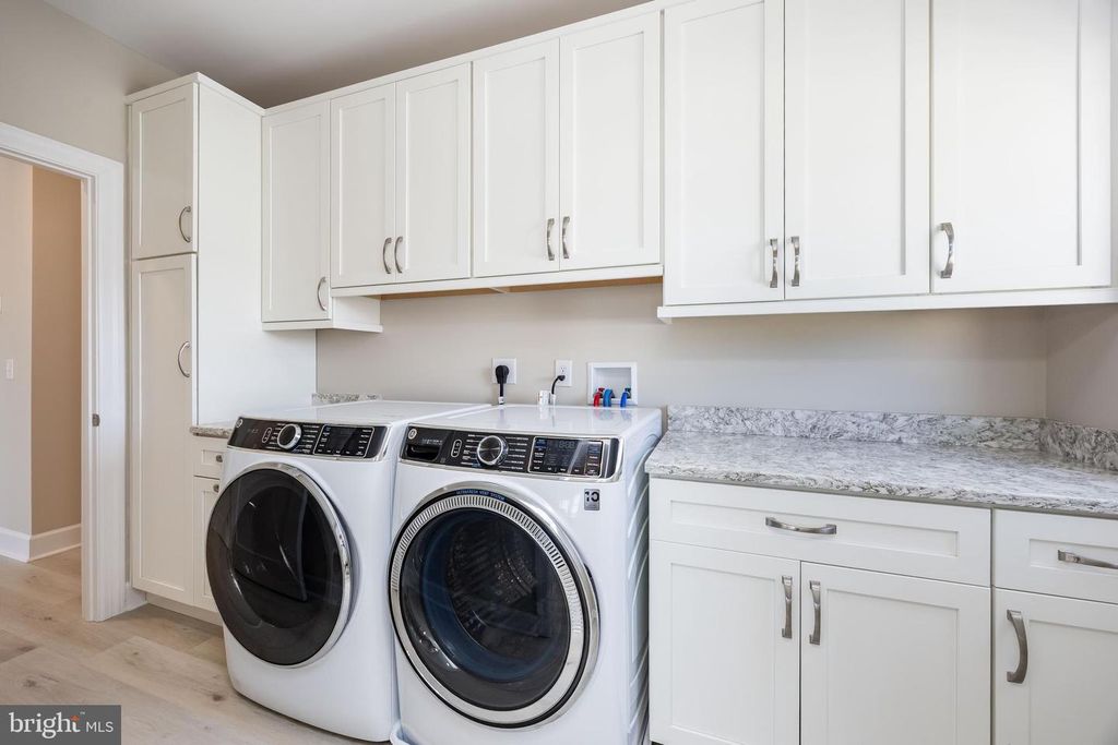 Image 8 of property listing at 1505 SAINT LOUIS AVE #301, Ocean City, MD 21842