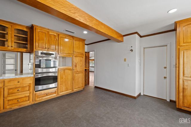 2600 21st Street, Bakersfield, CA 93301