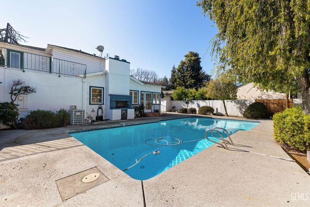 2600 21st Street, Bakersfield, CA 93301