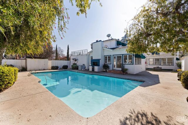 2600 21st Street, Bakersfield, CA 93301