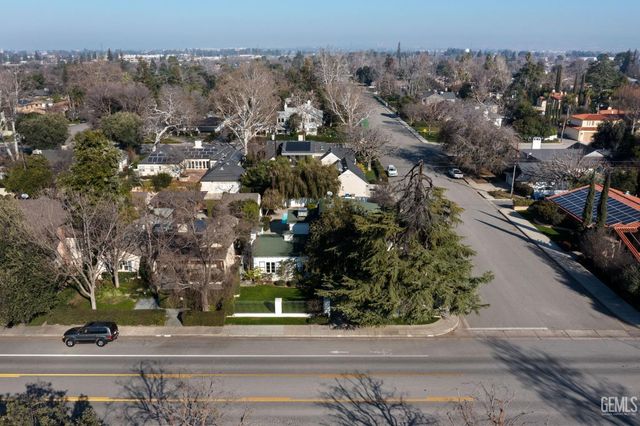 2600 21st Street, Bakersfield, CA 93301