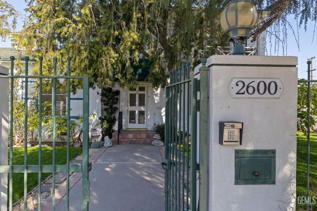 2600 21st Street, Bakersfield, CA 93301