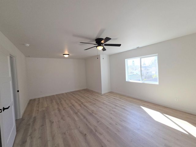 12708 E Desmet Ave, Spokane Valley, WA 99216