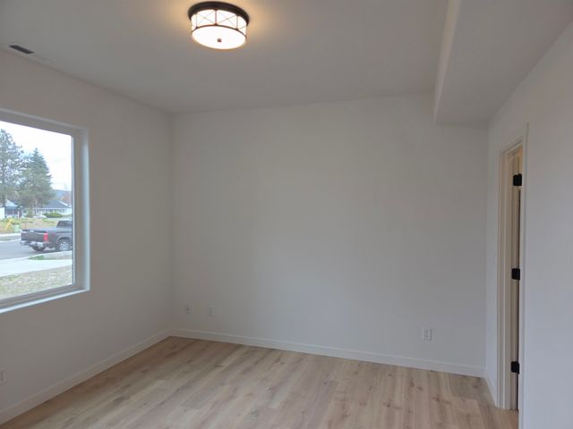 12708 E Desmet Ave, Spokane Valley, WA 99216