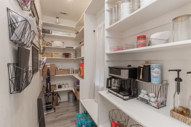 101 Lakeview Trail, Mabank, TX 75147