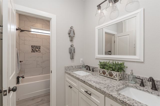 101 Lakeview Trail, Mabank, TX 75147