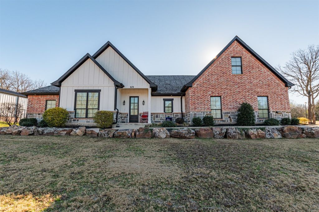 101 Lakeview Trail, Mabank, TX 75147