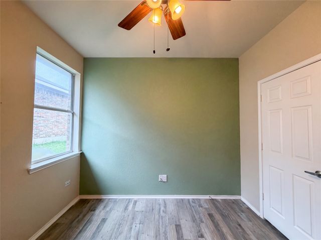 10001 Blue Bell Drive, Fort Worth, TX 76108