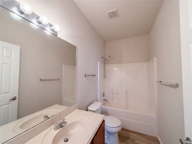 10001 Blue Bell Drive, Fort Worth, TX 76108