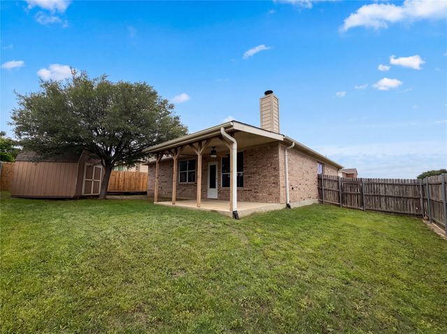10001 Blue Bell Drive, Fort Worth, TX 76108