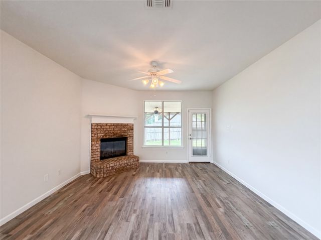 10001 Blue Bell Drive, Fort Worth, TX 76108