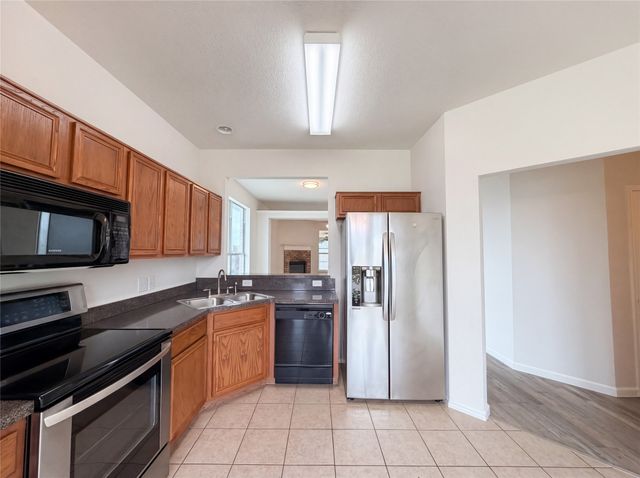 10001 Blue Bell Drive, Fort Worth, TX 76108