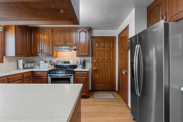 1327 SANDSTONE PLACE, Green Bay, WI 54313