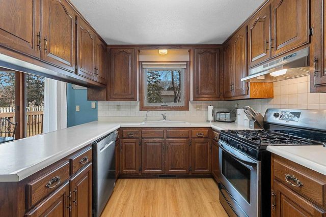 1327 SANDSTONE PLACE, Green Bay, WI 54313