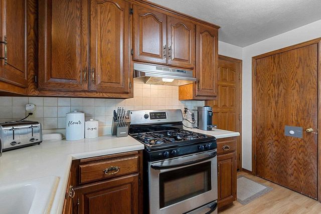 1327 SANDSTONE PLACE, Green Bay, WI 54313