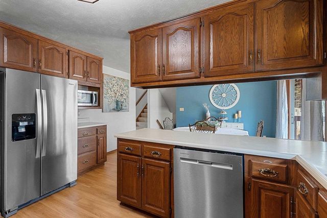 1327 SANDSTONE PLACE, Green Bay, WI 54313