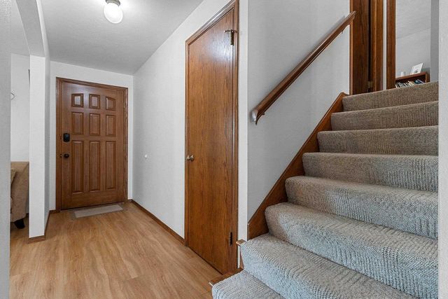 1327 SANDSTONE PLACE, Green Bay, WI 54313