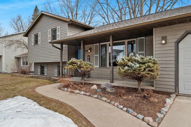 1327 SANDSTONE PLACE, Green Bay, WI 54313