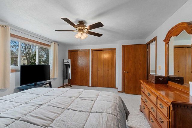 1327 SANDSTONE PLACE, Green Bay, WI 54313